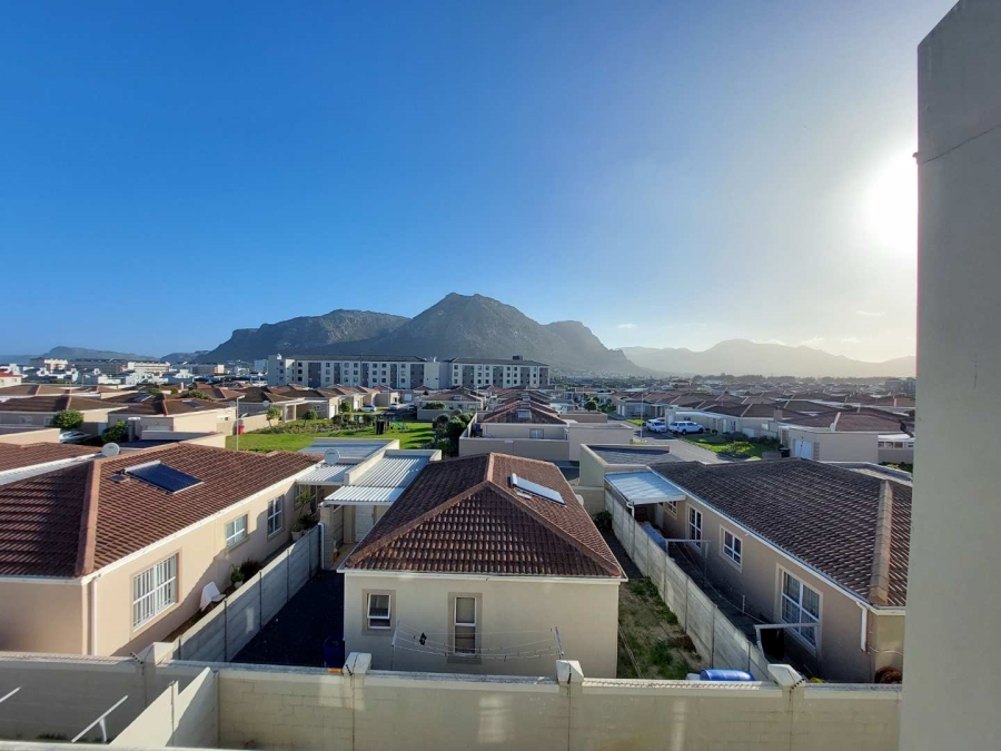 To Let 2 Bedroom Property for Rent in Muizenberg Western Cape